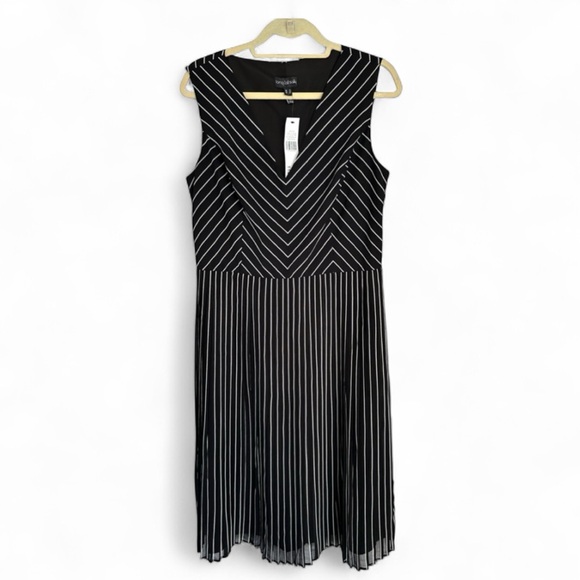 long tall sally Dresses & Skirts - NWT Long Tall Sally Chevron Black & White Stripe Pleated Dress-Sleeveless-14